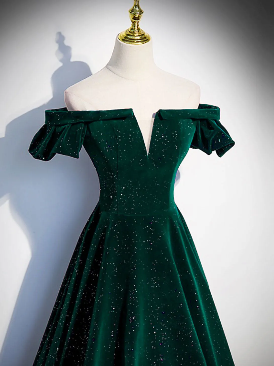 Classic Off the Shoulder Emerald Green Velvet Prom Dress Graduation Dress