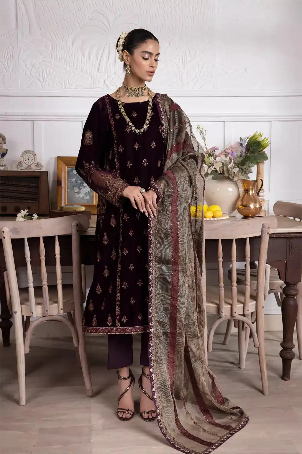 Iznik | Festive Velvet 23 | IV-23 SEHER