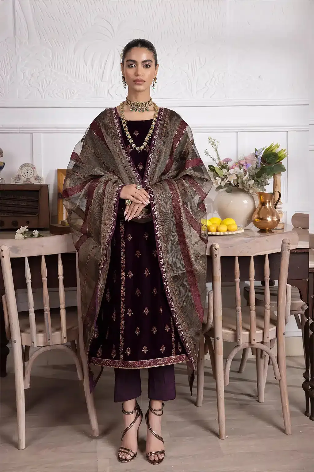 Iznik | Festive Velvet 23 | IV-23 SEHER