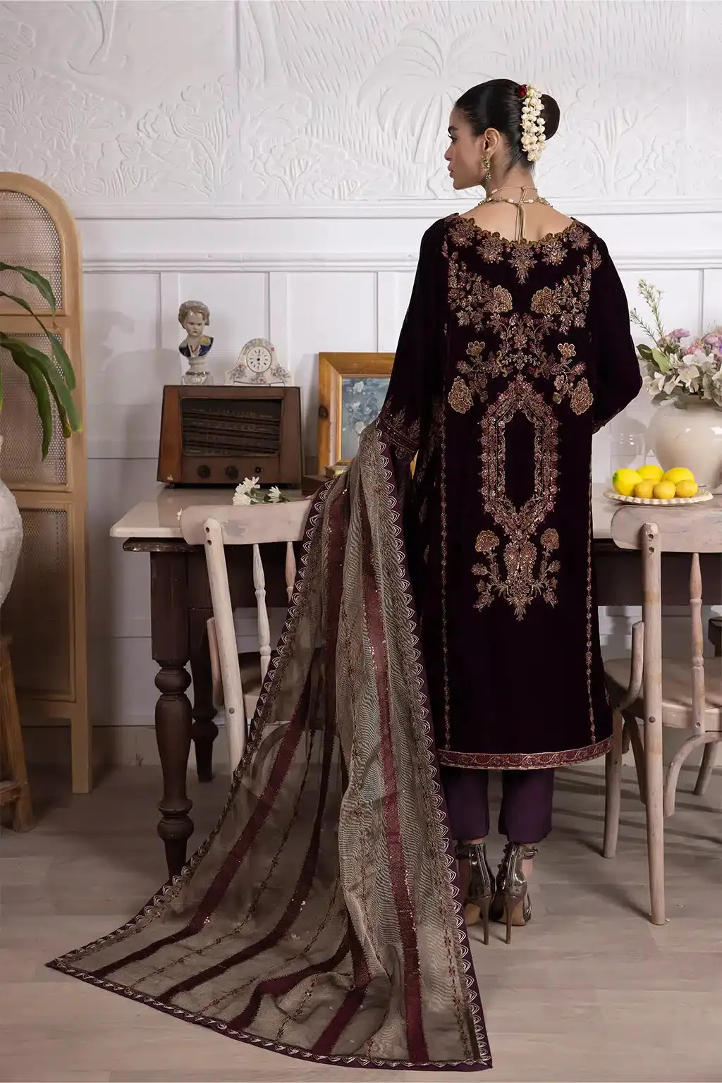 Iznik | Festive Velvet 23 | IV-23 SEHER